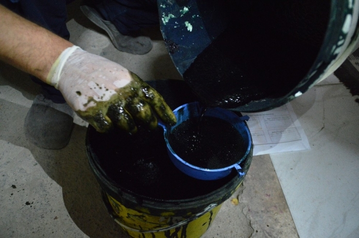 Taş Baskı Sanatını Atölyeye Çevirdiği Odunlukta Yaşatıyor