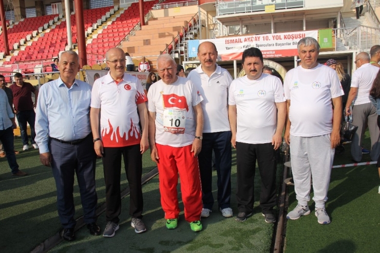 10. Uluslararası İsmail Akçay Yol Koşusu’na Yoğun İlgi