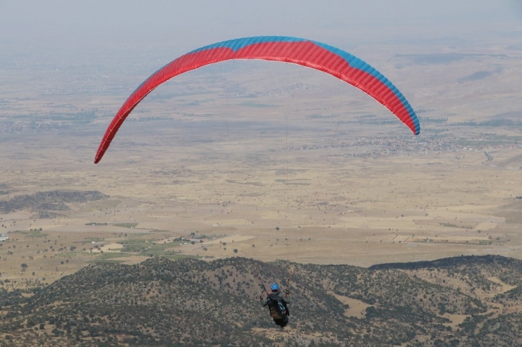 Paragliding World Cup Yamaç Paraşütü Dünya Kupası Aksaray’da Başladı