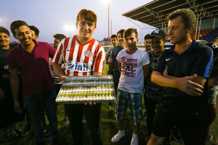 Taraftardan Kepez Belediyespor’a Destek