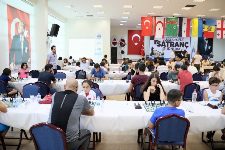 ’Uluslararası Mersin Açık Satranç Turnuvası’ Başladı