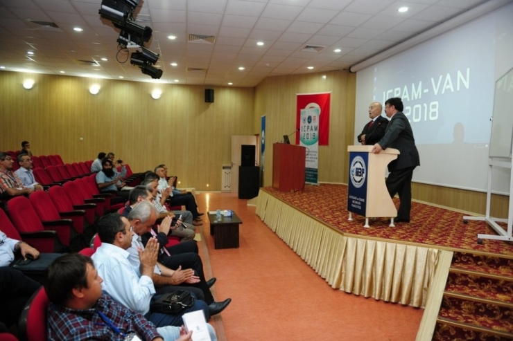 Icpam-van Uluslararası Matematik Kongresi Van Yyü’de Başladı