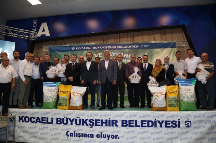 Büyükşehir’den Bin 500 Çiftçiye Yem Bitkisi Tohumu Desteği