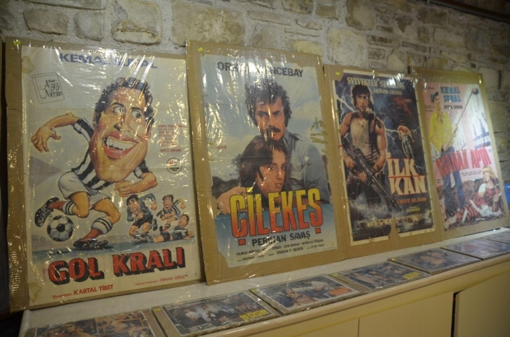 Kuşadası’nda İki Yeni Sergi Açıldı