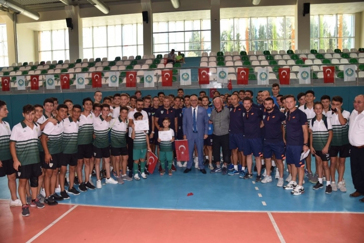 4 Bin Çocuk Manisa Büyükşehir’in Yaz Okulunda Spor Yaptı
