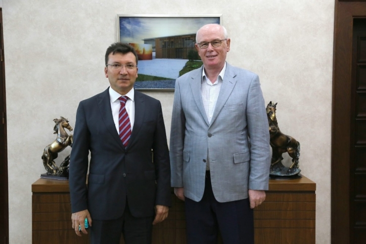 Şahin’den Kazım Kurt’a Veda Ziyareti