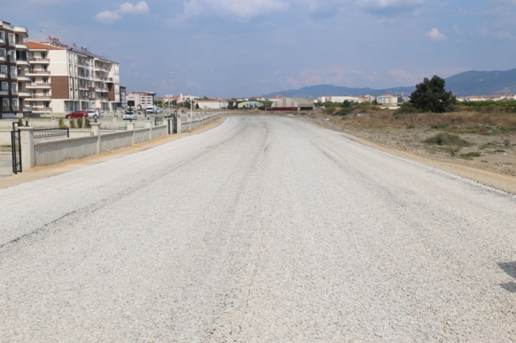 Burhaniye’de Toplu Konut Bölgesine 21 Bin 700 Metre Kare Asfalt