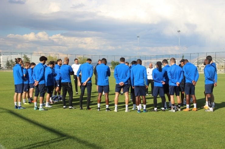 Mehmet Altıparmak: "Sivasspor Maçında İyi Oyunumuza Bu Sefer 3 Puanı Da Ekleyeceğiz"