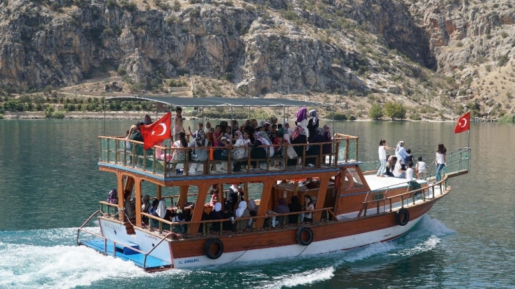 Haliliyeli Kadınlar Halfeti’yi Gezdi