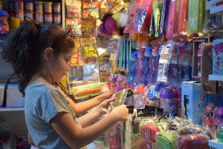 Veliler İstenen ’Fazla’ Malzemelerden Şikayetçi