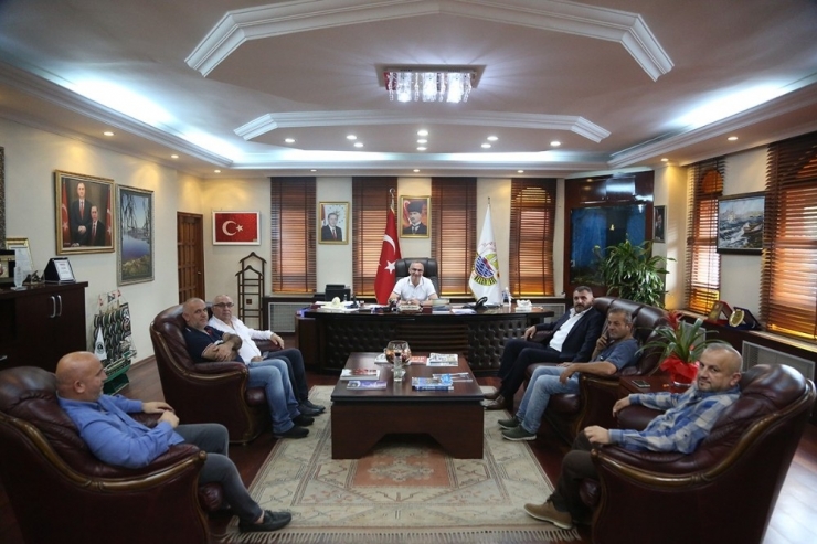 Akçayspor’ Başkan Yılmazer’e Ziyaret