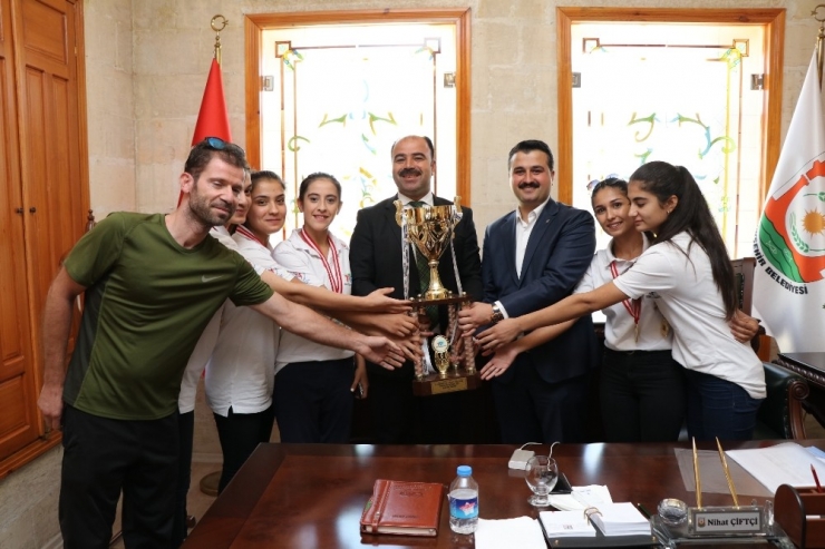 Büyükşehir Belediyespor’un Başarısı Sürüyor