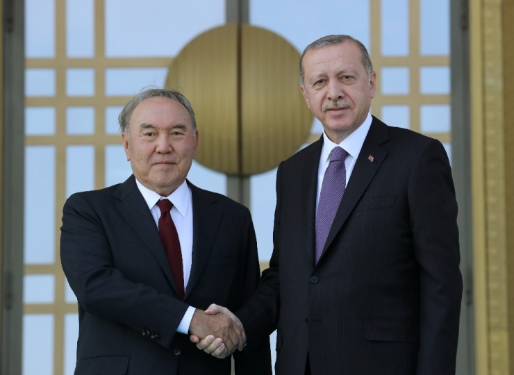 Cumhurbaşkanı Erdoğan, Kazakistan Cumhurbaşkanı Nazarbayev’i Resmi Törenle Karşıladı