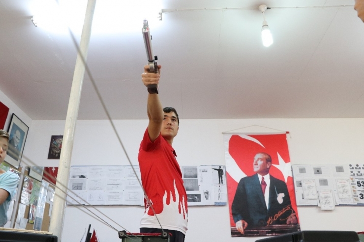 Rekortmen Atıcının Hedefi Gençlik Olimpiyatları’nda Madalya