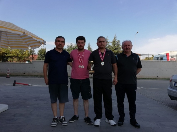 Turnuvadan Madalyalar İle Döndüler