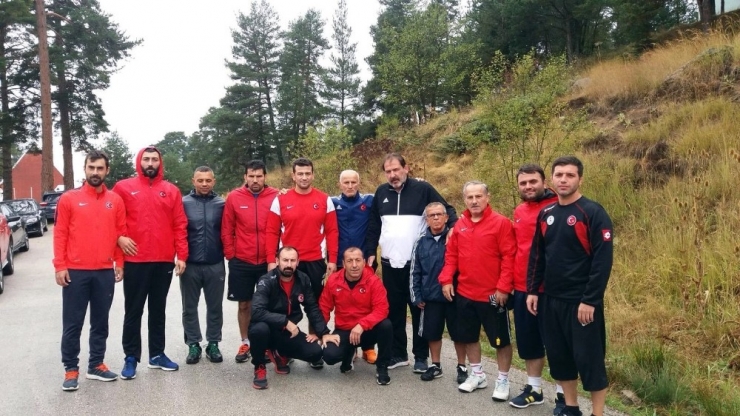 Milli Grekoromenciler Dünya Şampiyonası’na Hazırlanıyor