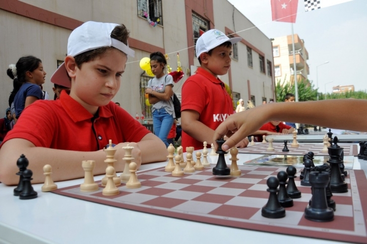 Sokak, ‘Satranç’ İçin Kapatıldı