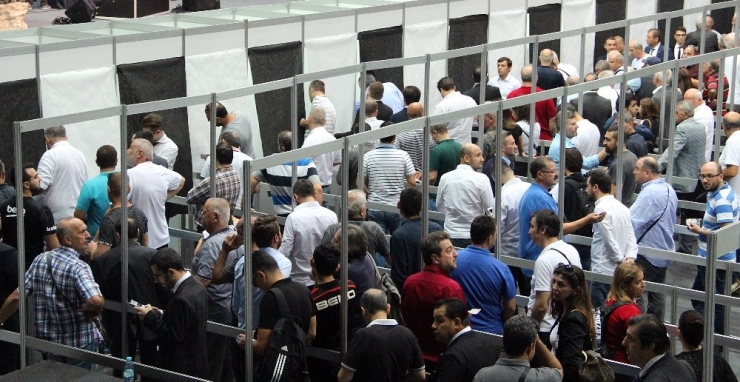 Beşiktaş’ta Oy Verme İşlemi Başladı