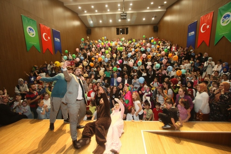 Akyazı Belediyesinden Öğrencilere Tiyatro Eğitim Dersleri