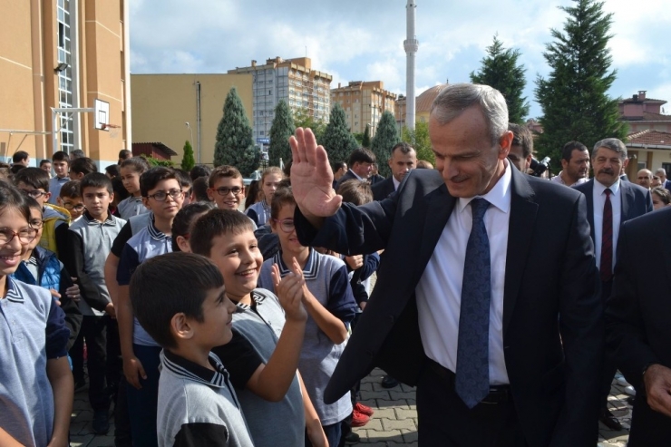 Bartın’da 30 Bin 500 Öğrenci İçin İlk Ders Zili Çaldı