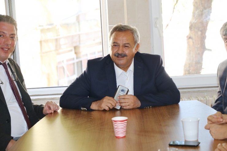 Burhaniye’de Ders Zili Başkan Uysal İle Çaldı