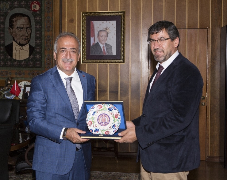 Rektör Çomaklı: “Tecrübemizi Ve Bilgimizi Paylaşmaya Hazırız”