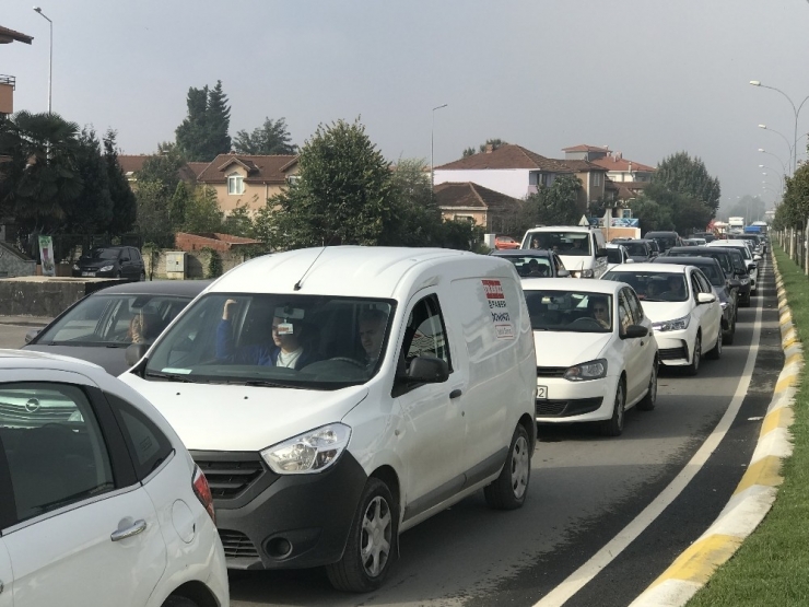 Sakarya’da Okullar Açıldı Trafik Durma Noktasına Geldi