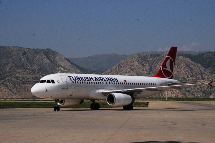 Şırnak’ta Yolcu Var, Uçak Yok