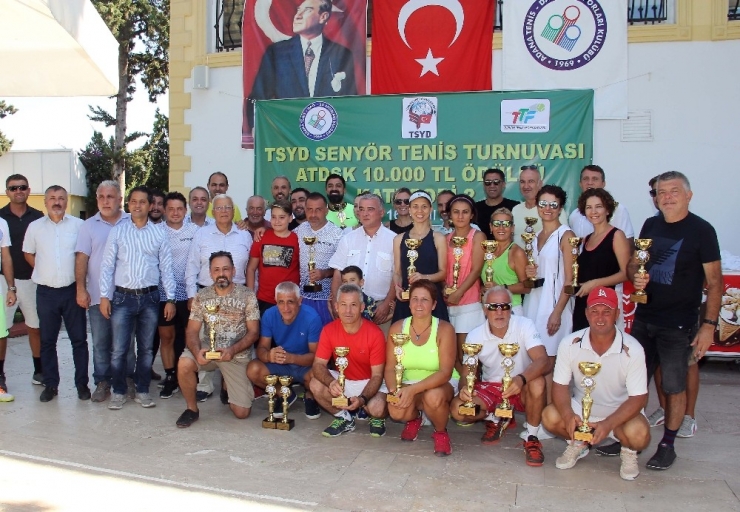 Senyör Tenisçiler Turnuvası’nda Kupalar Sahiplerini Buldu