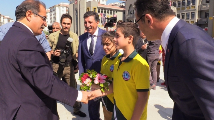 Uşak’ta Yeni Eğitim Öğretim Yılı Törenlerle Başladı