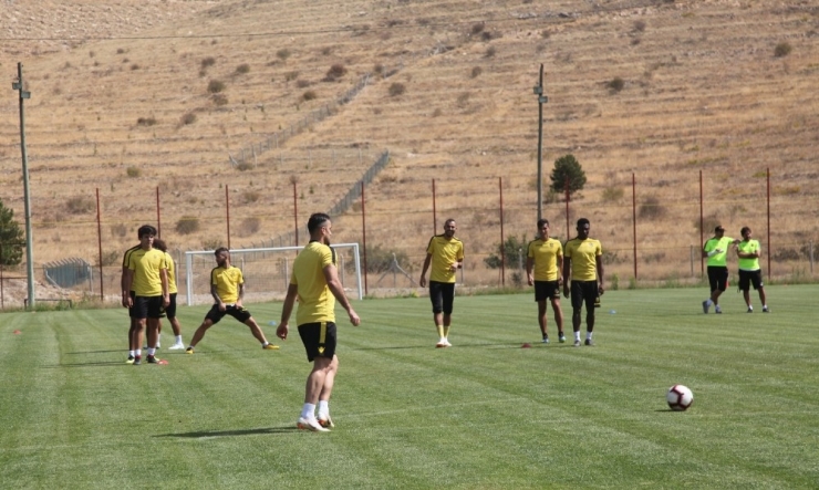 Erol Bulut: "Bence Medel’e De Gereksiz Yere Kırmızı Kart Verildi"