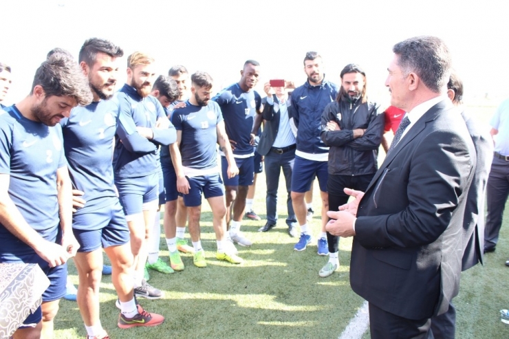 Milletvekili Çelebi Ağrı 1970 Spor’u Ziyaret Etti