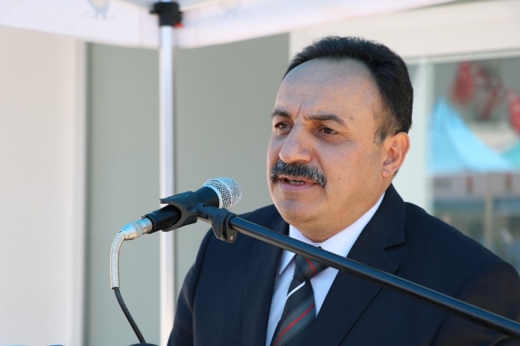 Akkurt: "15 Bin Öğretmenle 300 Bin Öğrenciye Eğitim Vereceğiz"