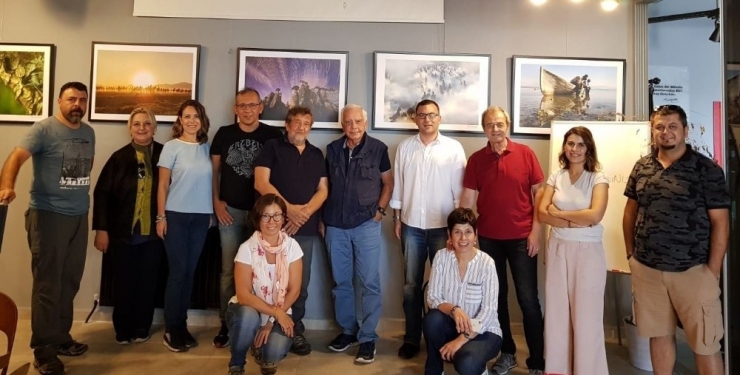 Fotoğraf Yarışmasının Ödülünü Çoşkun Aral’la Kapadokya’da Çıkarttılar