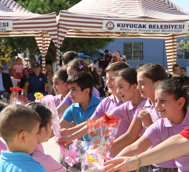 Başkan Ertürk’ten Kuyucaklı Öğrencilere Hayırlı Bir Eğitim Yılı Diledi