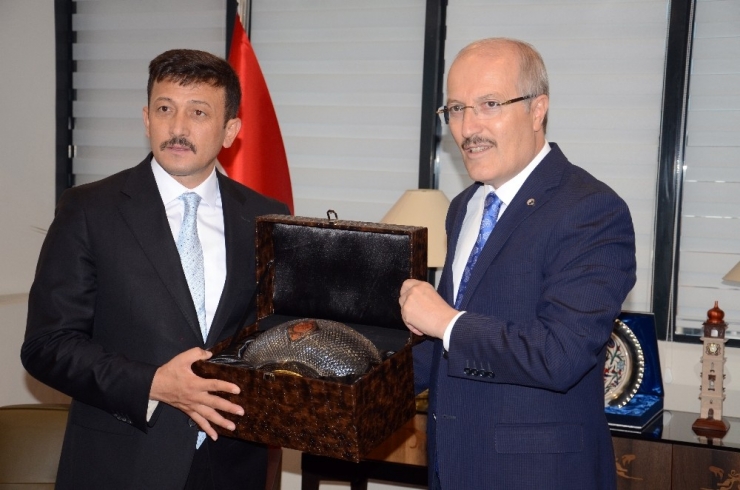 Hamza Dağ, İzmir’e Balıkesir Büyükşehir Belediyesi’ni Örnek Gösterdi