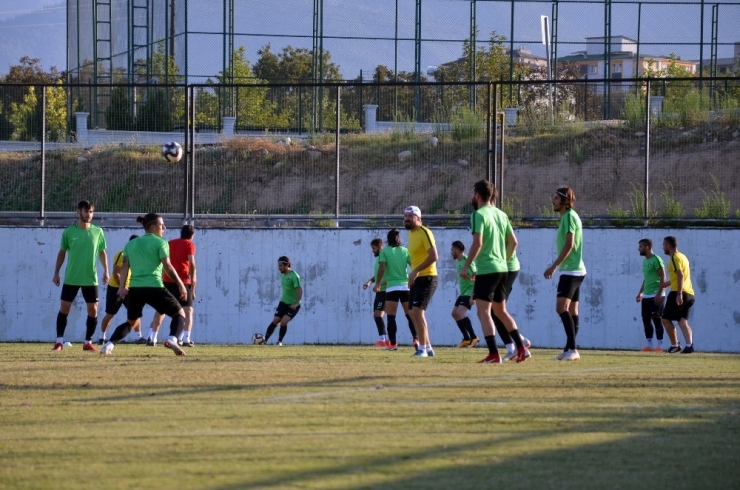Osman Özköylü: "Takımı Toparlamaya Dönük Çalışmalar Yapıyoruz"