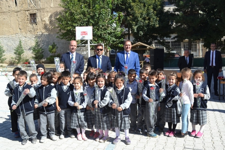 Şuhut’ta İlköğretim Haftası Törenle Kutlandı