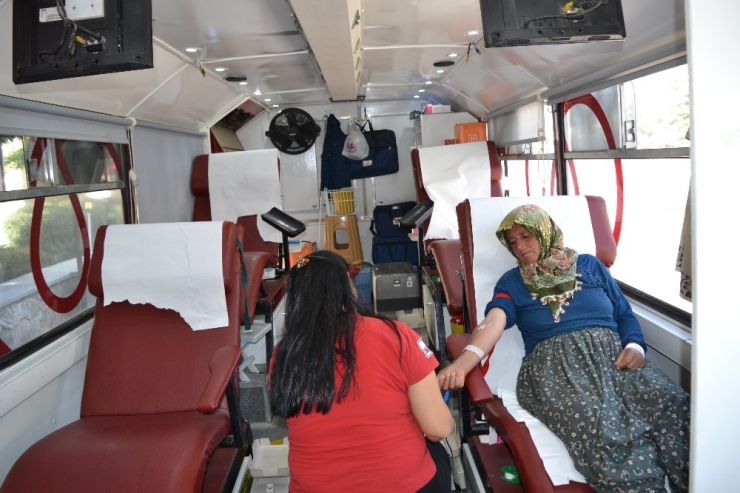 Şuhut’ta Kan Bağışı Kampanyası Düzenlendi