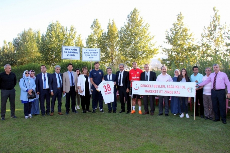 "Egzersiz Yapmadığımız İçin Yaşlanıyoruz"