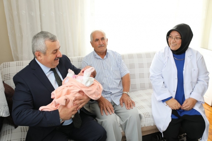 Körfez’de “Hoş Geldin Bebek” Projesi Devam Ediyor