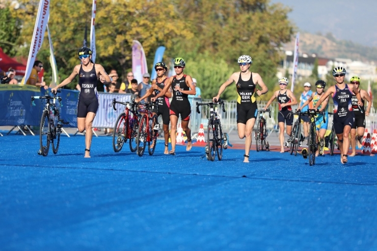 Alanya’da Triatlon Heyecanı