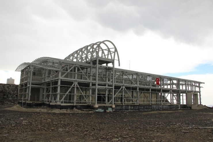 Türkiye’nin En Büyük Gözlemevi Erzurum’da Yükselmeye Devam Ediyor