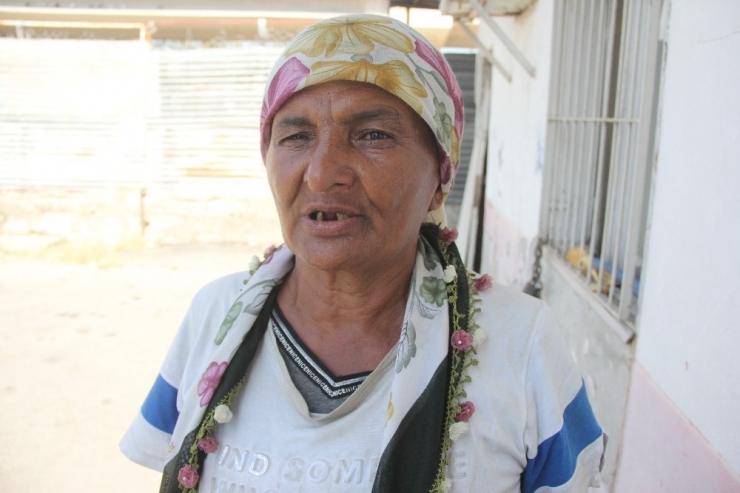 Bir Haftadır Sokaklarda Yaşıyor