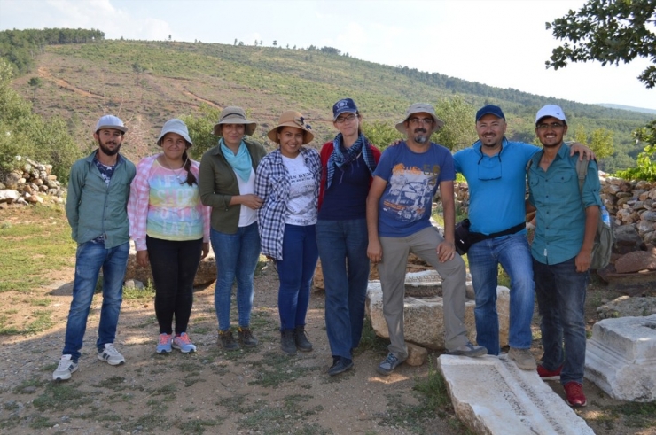 Akmonia Antik Kenti’nde Cam Üretildiğine Dair Kanıtlar Bulundu