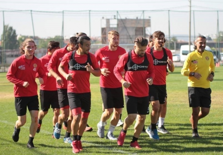 Eskişehirspor’un Gençleri Ağabeylerini Aratmıyor