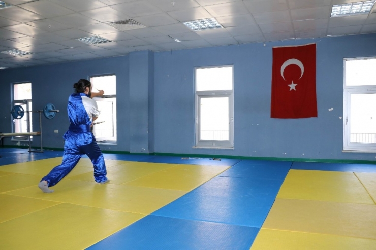 Dünya Şampiyonu Azeri Sporcu, Türk Milli Takımı’nı İstiyor
