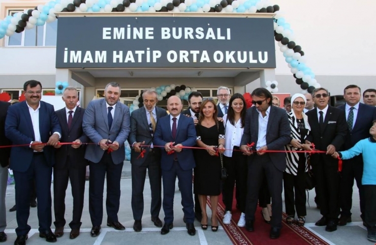 Taşova’da Emine Bursalı İmam Hatip Ortaokulunun Açılışı Yapıldı