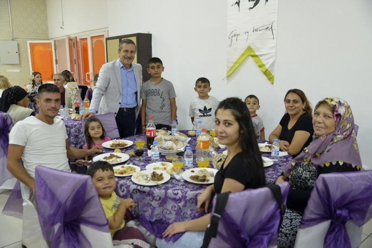 Tepebaşı Belediyesi, Muharrem Ayı Sebebiyle İftar Yemeği Ve Aşure İkramı