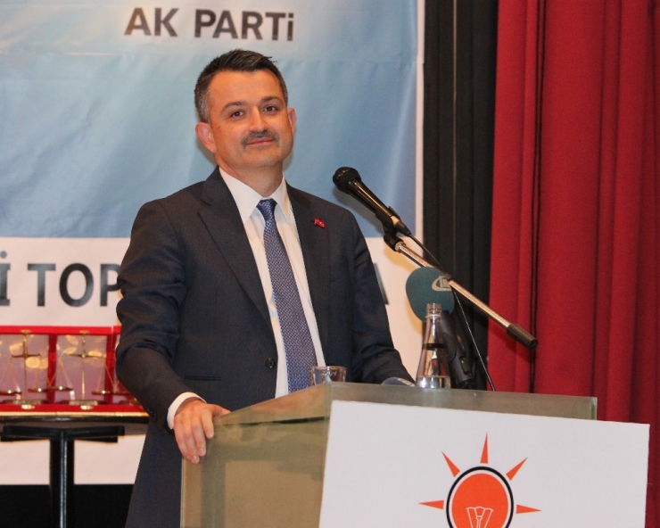 Bakan Pakdemirli İzmir’de Ak Partililerle Bir Araya Geldi
